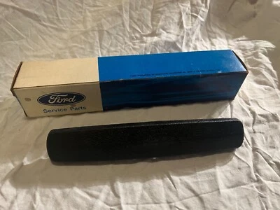 Almohadilla de parachoques delantero Ford LTD 1974 D4AZ-17A812-A nuevo de lote Foto 1 de 4