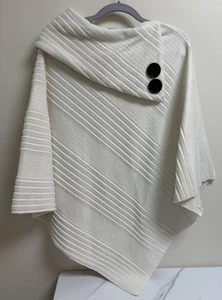 Le Moda White Ribbed Asymmetrical Poncho Cape Wrap Shawl Button Detail One Size - Picture 1 of 5
