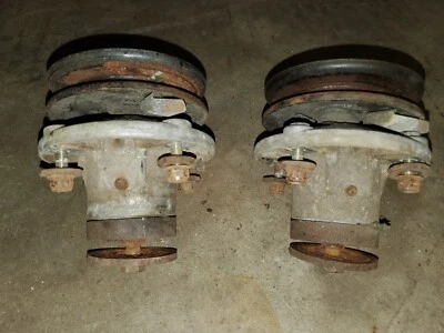 (2) John Deere LX172 38 Mower Deck OEM Spindles AM108925 LX173 LX176 LX178 LX188 - Image 1 of 4