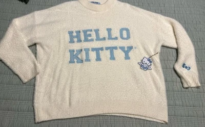 NUEVO Suéter Forever 21 x Hello Kitty Bordado Difuso Nuevo con Etiquetas Blanco Azul Pequeño Foto 1 de 4