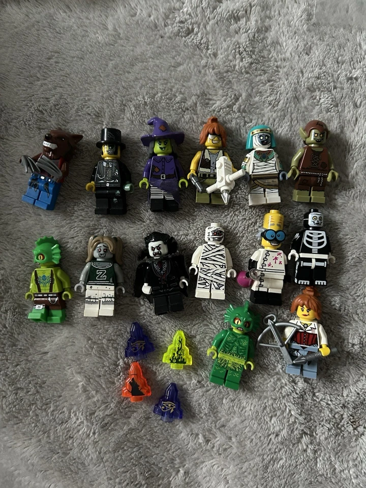 Lego Monsters & Hunters Minifigure Lot - Image 1 of 1