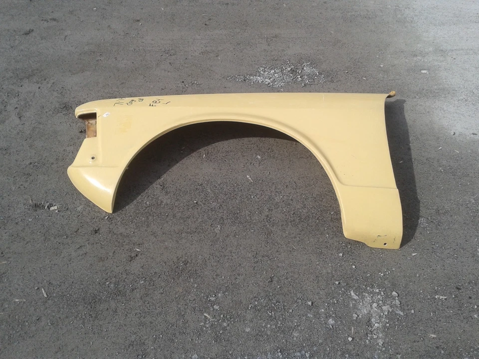 1971 - 1973 道奇 Colt 左挡泥板 F184 — 第 1/4 张图片