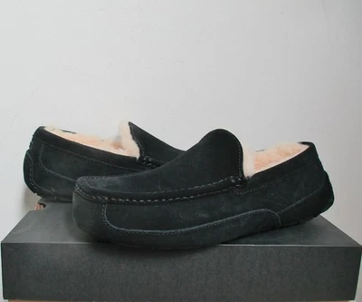 UGG Para Hombres ASCOT Zapatillas Zapatos 10US NEGRO Gamuza Nuevo Con Etiquetas Precio de venta sugerido por el fabricante 115 USD Foto 1 de 4