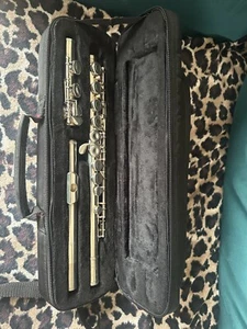 Yamaha flute YFL-211 Ref 19 - Picture 1 of 16