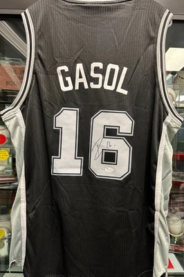 Camiseta deportiva Pau Gasol autografiada de los San Antonio Spurs auténtica Swingman nueva con etiquetas JSA Foto 1 de 4