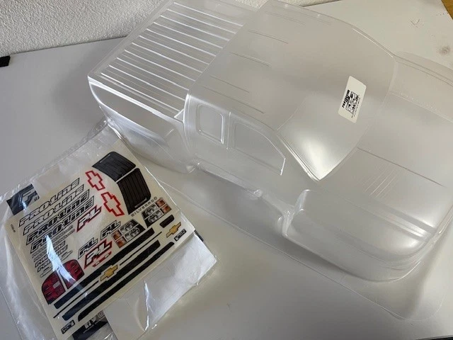 Pro-line Racing Heavy Duty Chevy Silverado Painted Body Slash 4x4 PRO338500