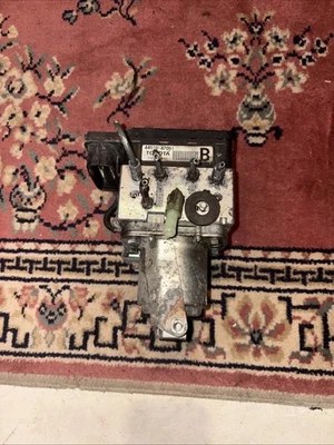 Conjunto de módulo de bomba de freno antibloqueo Toyota Prius ABS 44510-47051 - ENVÍO RÁPIDO - Foto 1 de 4