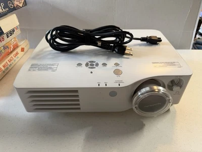 Panasonic PT-AX200U, HDMI Projector 2000 Lumens 1280x720 6000:1, 254 Lamp Hrs - Image 1 of 4
