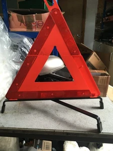 MERCEDES S KLASSE W221 WARNGEFAHRENDREIECK - Bild 1 von 2