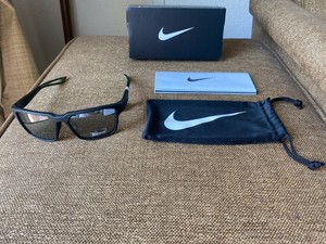 Las mejores ofertas en Gafas de sol espejadas Negro deportivo Nike para  Hombres | eBay