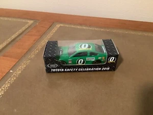 1/64 2018 TOYOTA CAMRY ZERO INCIDENTS EMPLOYEE ONLY DISTRIBUTION - RARE - Picture 1 of 8