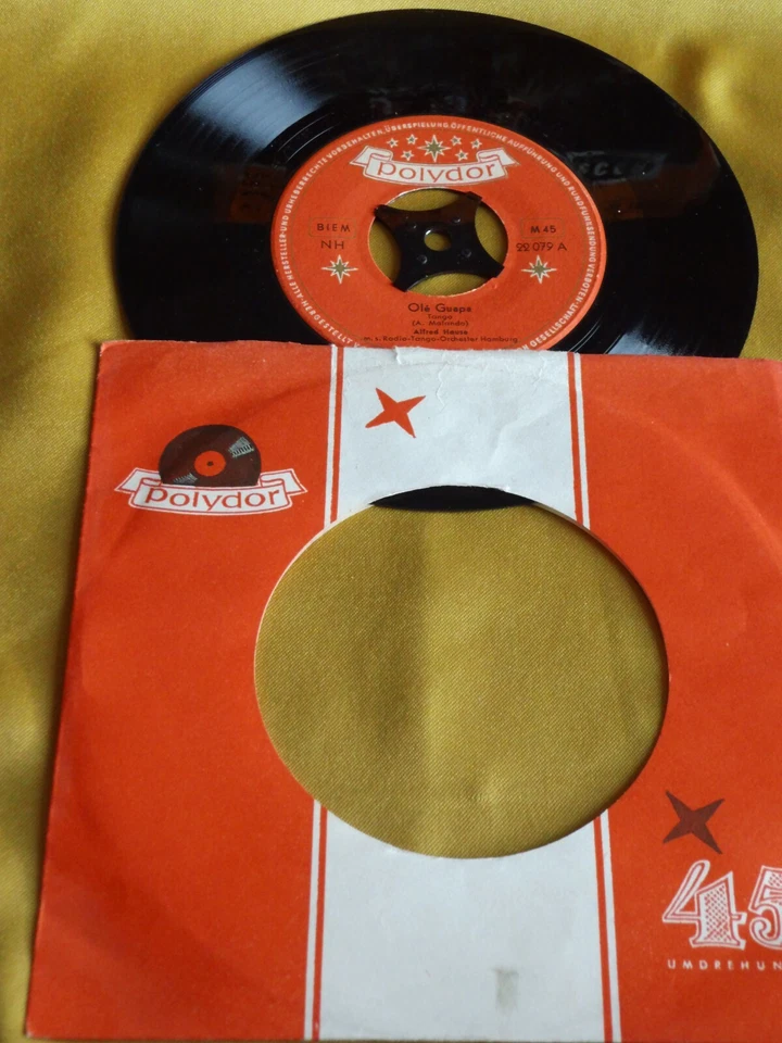 "Single" ALFRED HAUSE mit seinem RADIO-TANGO ORCHESTER  - OLE´ GUAPA - Bild 1 von 1