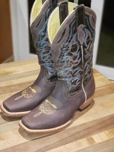 Womens 6.5 Cowgirl Boots Stephy Boots By Lamas - Picture 1 of 12