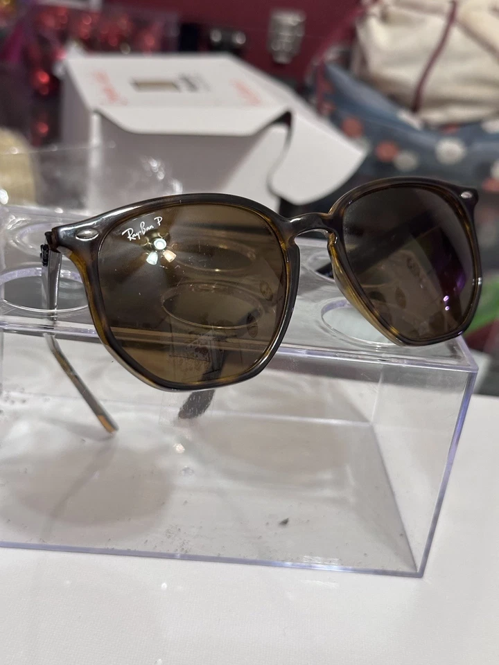 Óculos de sol Ray Ban hexagonal polarizado RB 4306  - Imagem 1 de 4