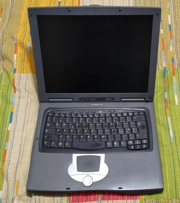 Pc Portatile Vintage Acer TravelMate 630 Pentium 4 Windows XP con borsa - Immagine 1 di 4