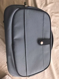 SAMSONITE VANITY BEAUTY CASE IN BLUE - VGC X4 ZIP UP COMPARTMENTS - Picture 1 of 4