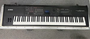 Yamaha S90 XS Music Synthesizer Stage Piano Keyboard 88-Key Balanced Hammer - Picture 1 of 6