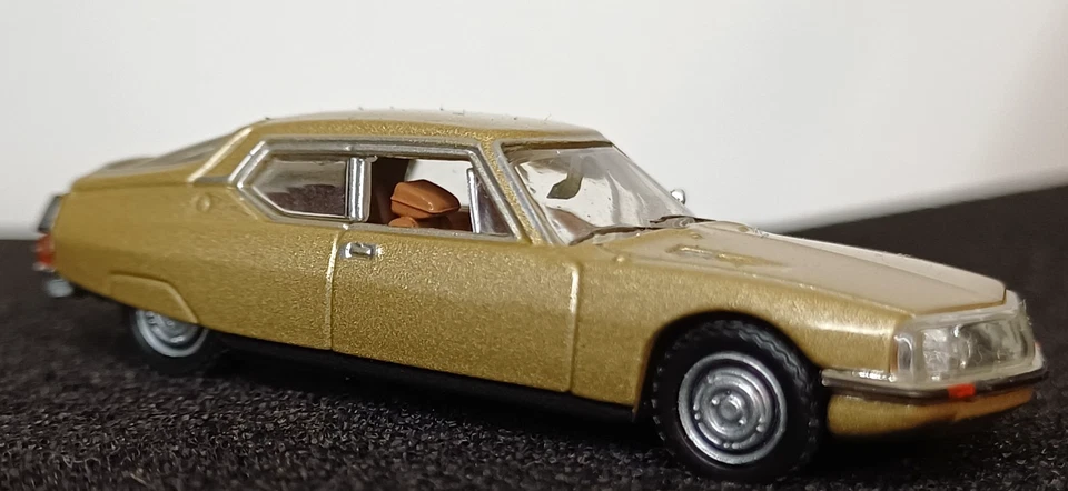 UNIVERSAL HOBBIES HO Citroën SM 1970  1/87  1:87 - Photo 1/4