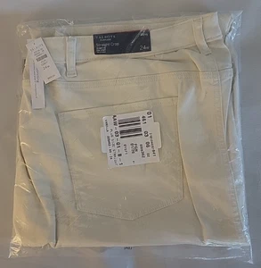 Talbots Flawless  Straight Leg Crop Curvy Vanilla (Light Beige) Jeans Sz 24W NEW - Picture 1 of 4
