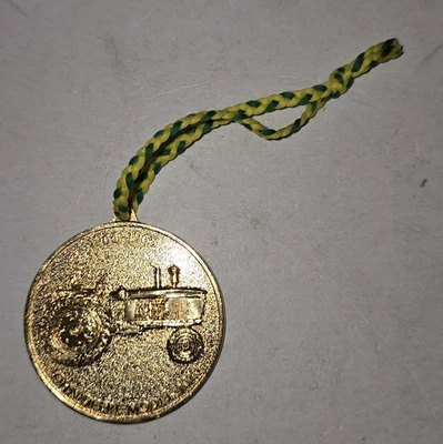 Медаль коллекционеров золотистых монет ERTL Precision Classics No3 John Deere 4020 - Изображение 1 из 4