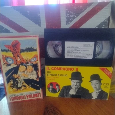 3 Vhs  Stanlio E Ollio Lotto  - Immagine 1 di 4