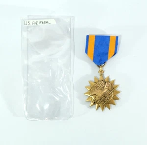 USA Air Medal US Militaria Collectable & Ribbon Military America Collectable Z31 - Picture 1 of 7