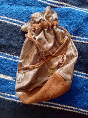 BOLSO DE MANO RENACENTISTA HECHO A MANO CUERO TIRAR STRING TELA MARRÓN Y CUERO Foto 1 de 3