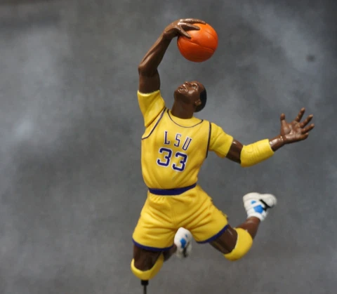 Shaq Attaq Jammin Giant Basketball Dunk LSU Tigers Shaquille O’Neal Mint Figure Cover