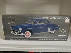 American Muscle Authentics 1950 Oldsmobile 88 pressofuso 1:18 - Foto 1 di 6