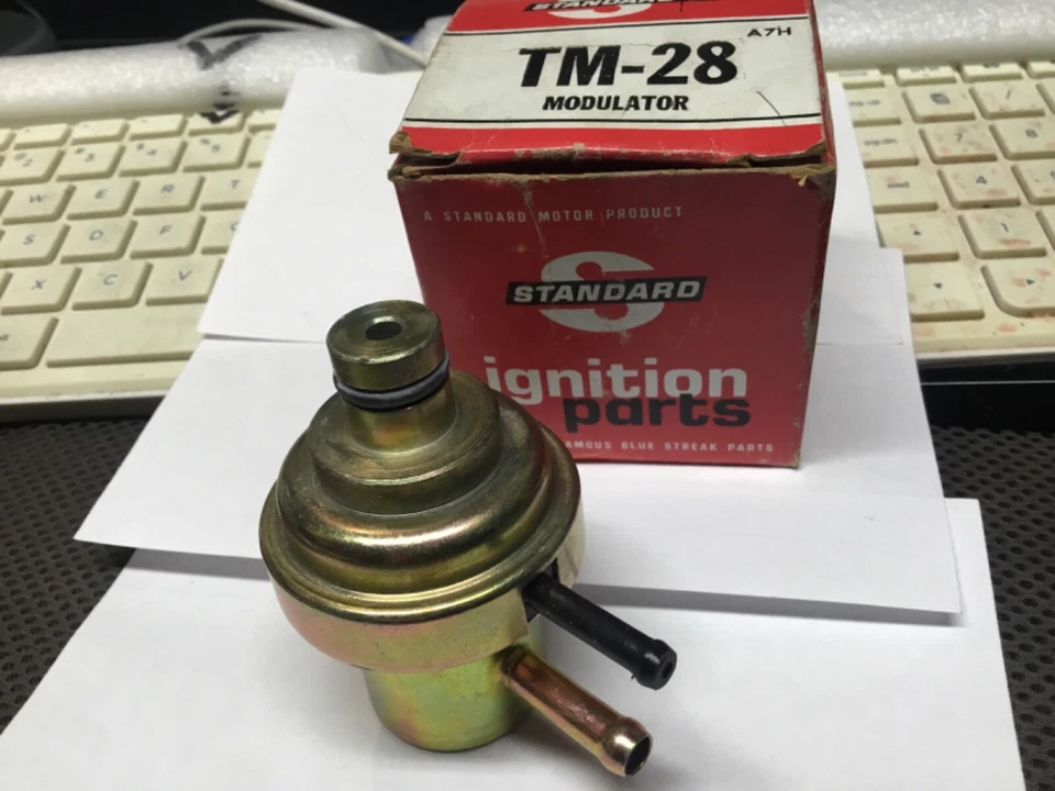 Nuevo modulador de vacío de transmisión automática OEM Motorcraft TM-28, D4AZ-7A377-A Foto 1 de 3
