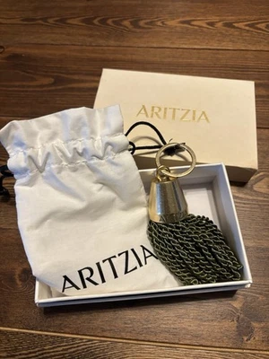 Aritzia Gift Set- Exclusive Keychain Sleeveless Blouse Size Small Holiday L.A - Image 1 of 4