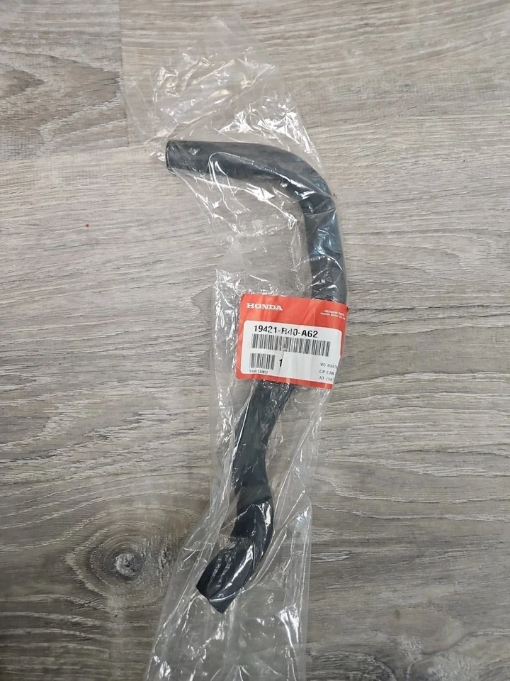 New Genuine OE Acura Engine Coolant Hose 19421-R40-A62 - Image 1 of 3
