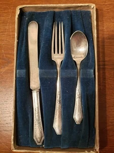 GEE-ESCO Teller Kinder Gabel, Löffel und Messer Glastonbury Silver Co. - Bild 1 von 4