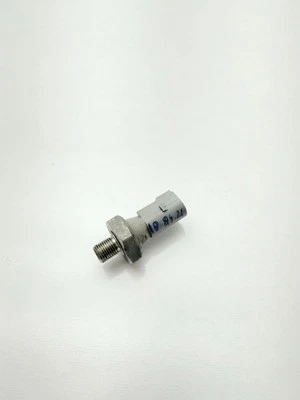 AUDI S4 S5 3.0 2009-2016 - SENSOR DE PRESIÓN DE ACEITE DEL MOTOR 1 PIN OEM 038919081P Foto 1 de 4