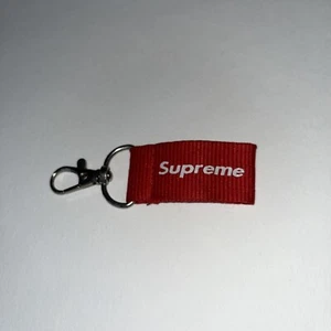 Supreme Keychain 🔥🔥🔥 - Picture 1 of 7