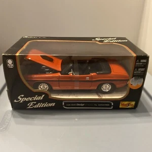 maisto 1/24 special edition 1970 dodge challenger rt convertible orange - Picture 1 of 12