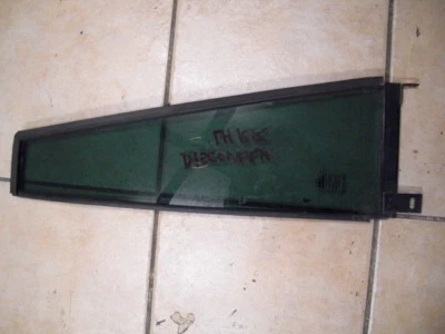 1999-00-01-02-03-2004 LAND ROVER DISCOVERY ЛЕВОЕ ЗАДНЕЕ ВЕНТИЛЯЦИОННОЕ СТЕКЛО  - Изображение 1 из 4