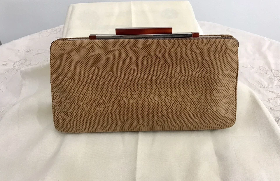 Cartera sin asas Judith Lieber años 70 serpiente tostada y ámbar Lucite Foto 1 de 4