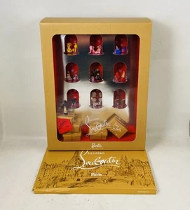 🌟Barbie x Christian Louboutin Collezione Scarpe, 2009 Mattel T2159, con Calendario - Foto 1 di 11