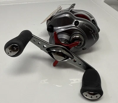 Carretel de lançamento de isca Daiwa Megaforce 7:1 100TSHL barra de contração raro G/mão não usado - Imagem 1 de 4