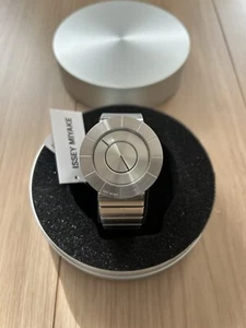 ISSEY MIYAKE TO NY0N001 Watch Yoshioka Tokujin Silver with silver oxide battery - Picture 1 of 21