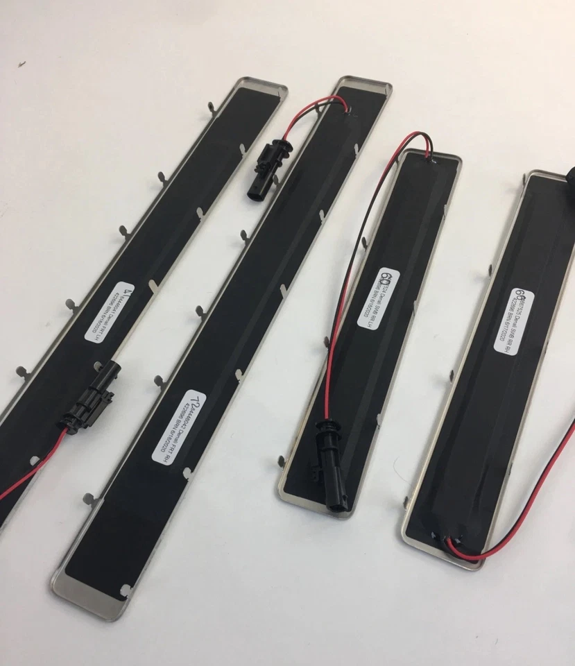 Комплект пластин подоконника с подсветкой для GMC Yukon Denali 2021-2026 годов выпуска 84667517 от оригинального производителя GM - Изображение 1 из 2