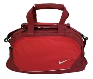 New Vintage NIKE ATHLETIC Small Sports HOLDALL DUFFEL Bag BA4285 Red - Picture 1 of 10