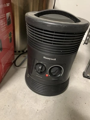 Honeywell 360° Surround Fan Forced Heater Black New - Image 1 of 4