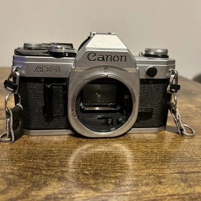 Solo cuerpo de cámara fotográfica Canon AT-1 35 mm SLR - probada y funcionando Foto 1 de 4