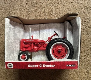 Vintage 2000 Ertl 1:16th Scale Farmall Super C Tractor #4025, Narrow Front, Used - Picture 1 of 5