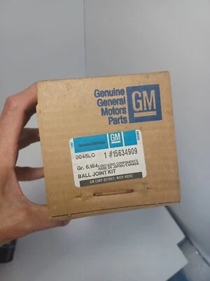 Nuevo NOS GM Junta de rótula superior 15634909 1988-2000 Chevy GMC Truck Suburban Foto 1 de 2