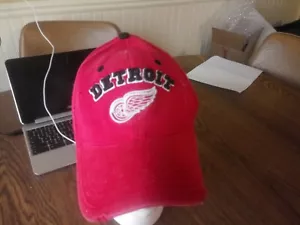 Red Wings Hockeymütze klein-medium distressed New Era NHL Hockeytown Detroit EUC - Bild 1 von 12