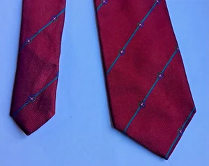 GUCCI classy red colour ,striped pattern all Silk Tie made in Italy ๐ฎ๐น - Picture 1 of 6