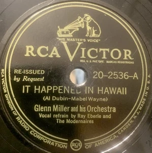 Glenn Miller - It Happened In Hawaii / Moonlight Cocktail - Victor 20-2536 EX - Foto 1 di 4